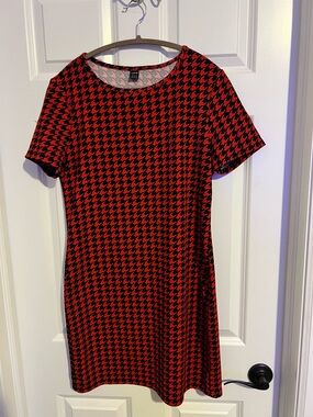 SHEIN Red and Black Houndstooth Mini Dress